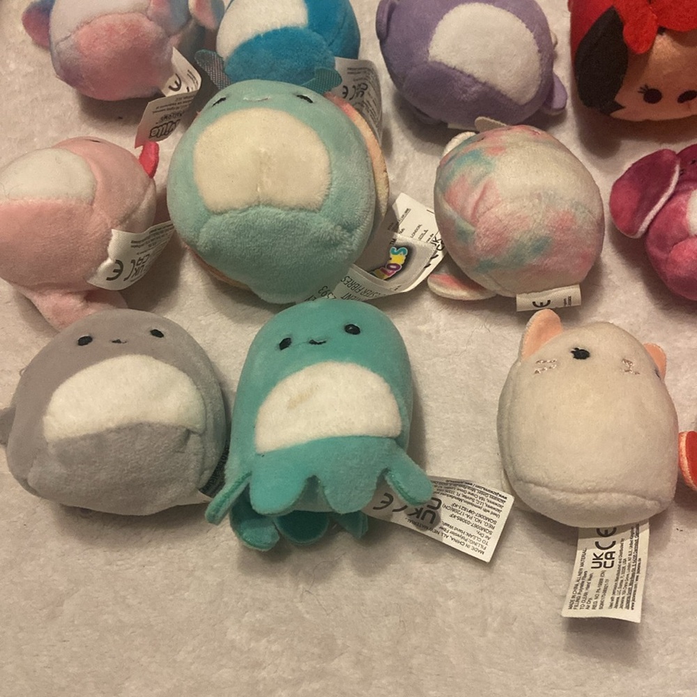 LOT OF 12 SQUISHVILLE SQUISHMALLOWS 1 Mini SQUISHMALLOW & 2 DISNEY TSUM TSUMS - Picture 5 of 10